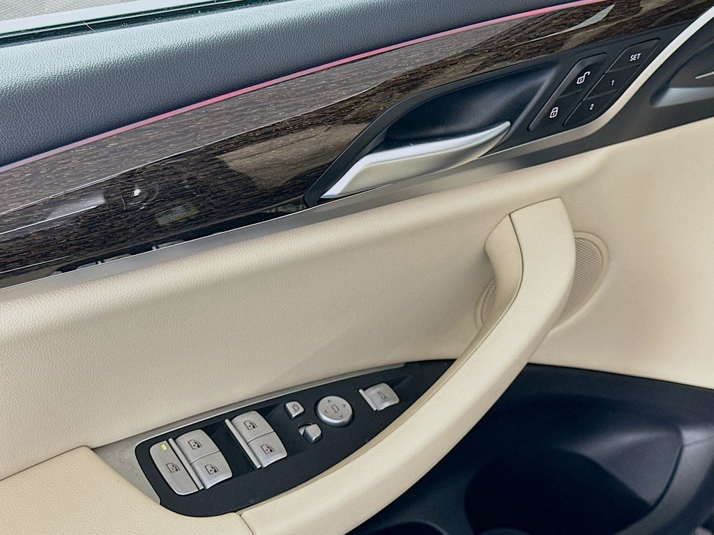 Thumbnail: 2023 BMW X3 - 18