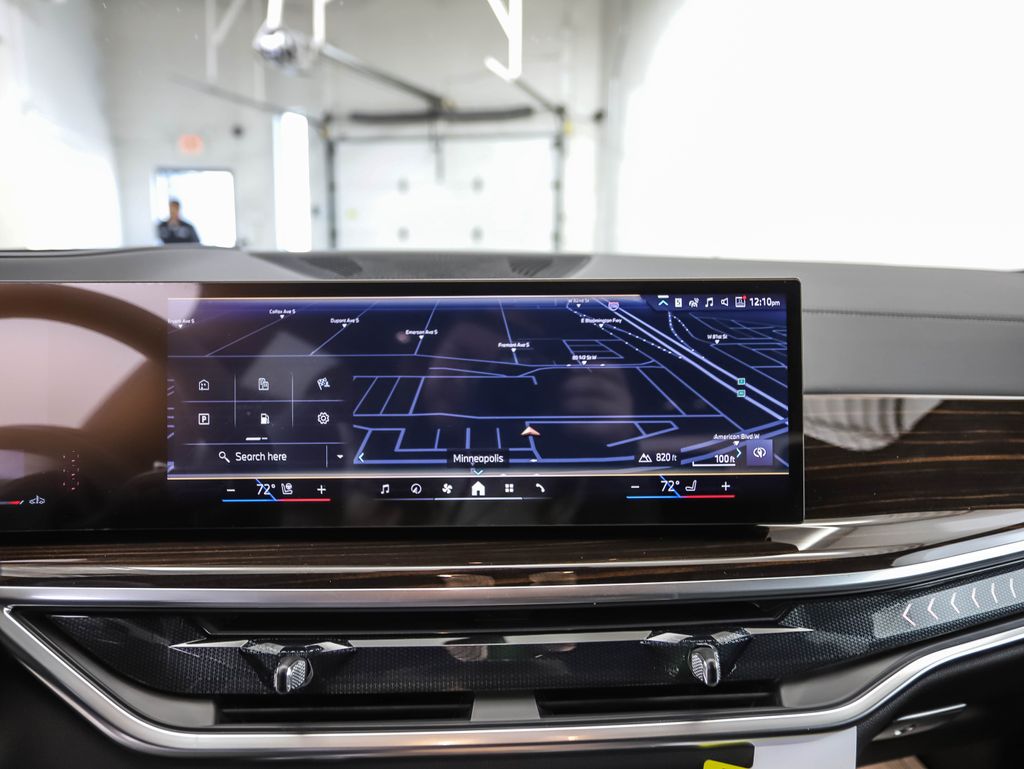 Thumbnail: 2026 BMW X7 - 17