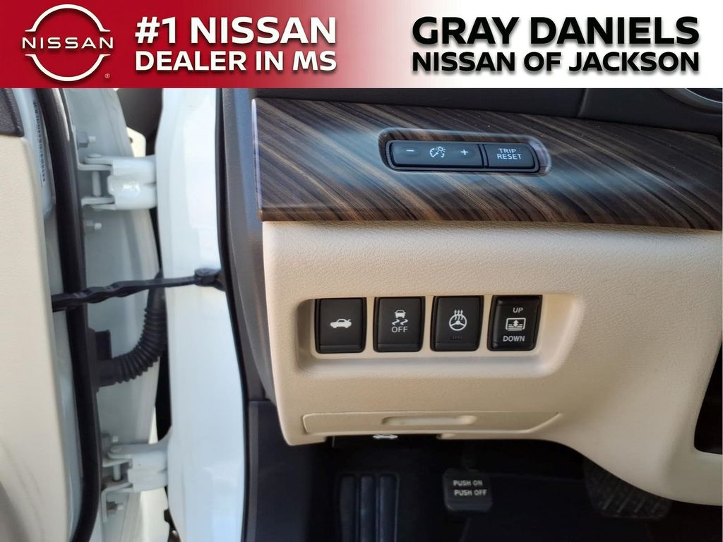 Used 2017 Nissan Maxima Sedan