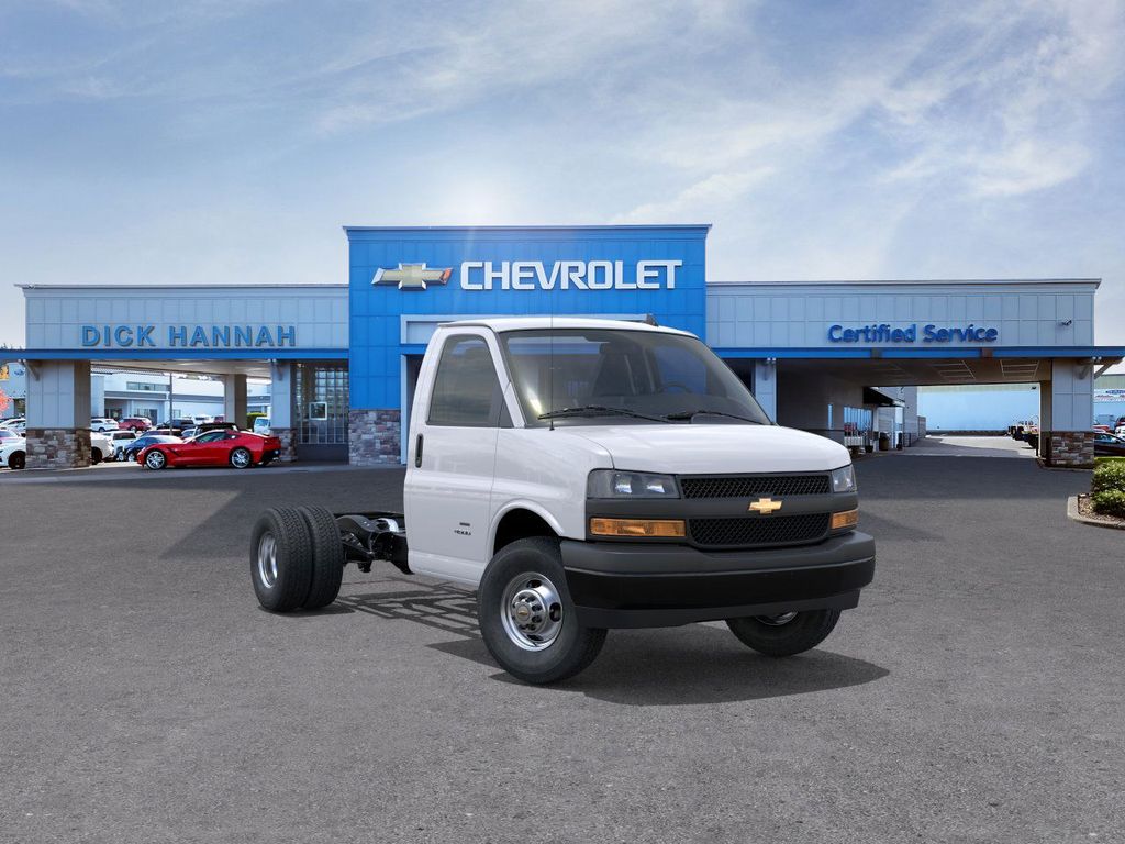 2025 Chevrolet Express 3500 Work Van