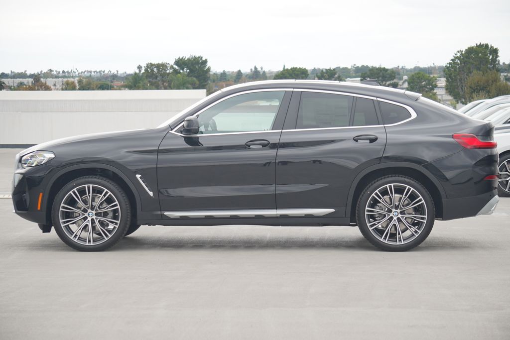 Thumbnail: 2025 BMW X4 - 4