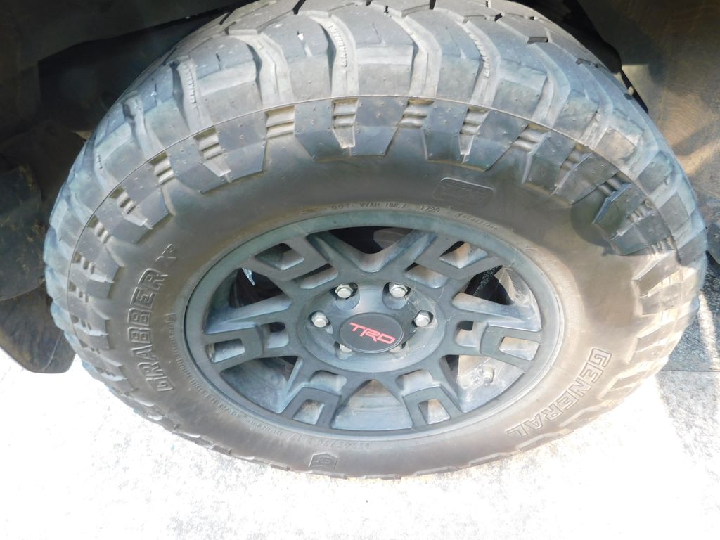Thumbnail: 2021 Toyota 4Runner - 7