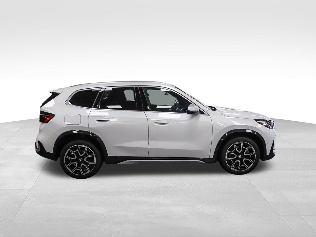 Thumbnail: 2023 BMW X1 - 6