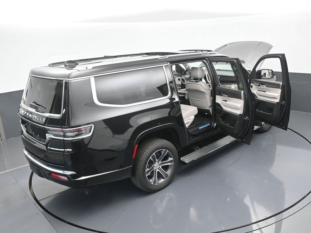Used 2024 Diamond Black Crystal Pearlcoat Jeep Base image 84