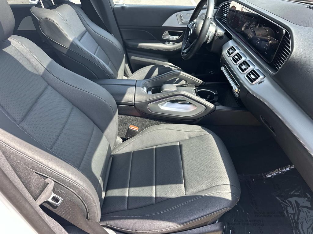 Thumbnail: 2025 Mercedes-Benz GLE - 21