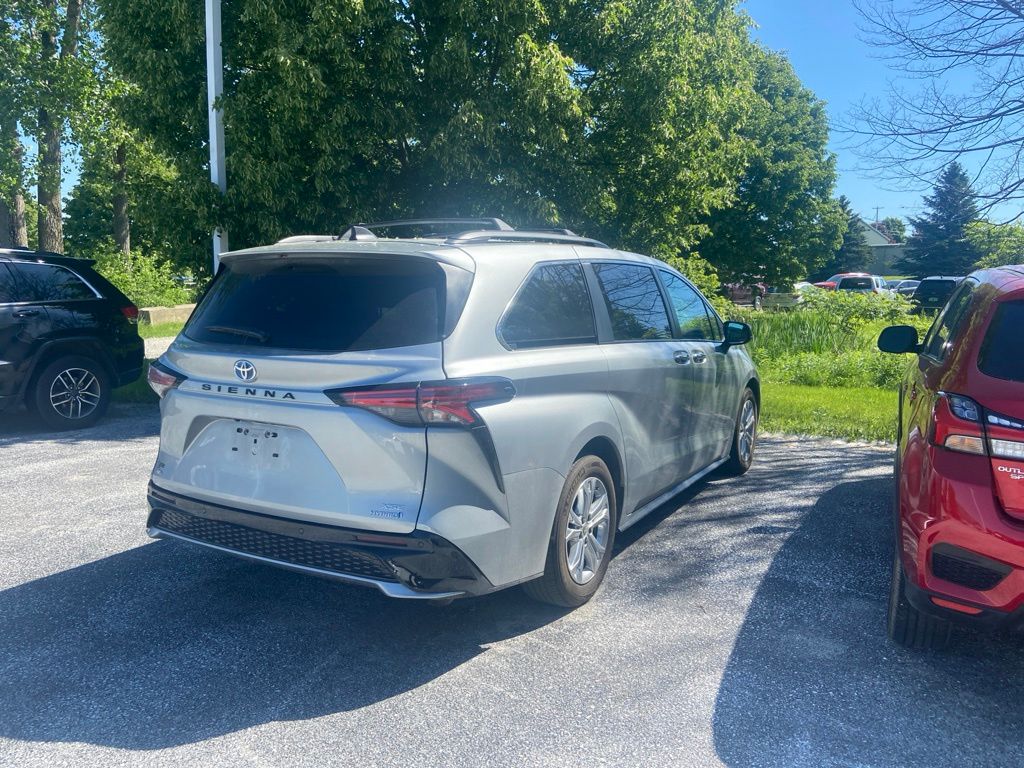 2021 Toyota Sienna — photo 5