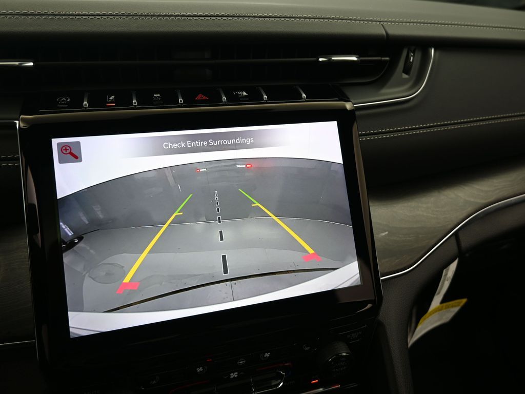 Used 2024 Silver Zynith Jeep Overland image 29