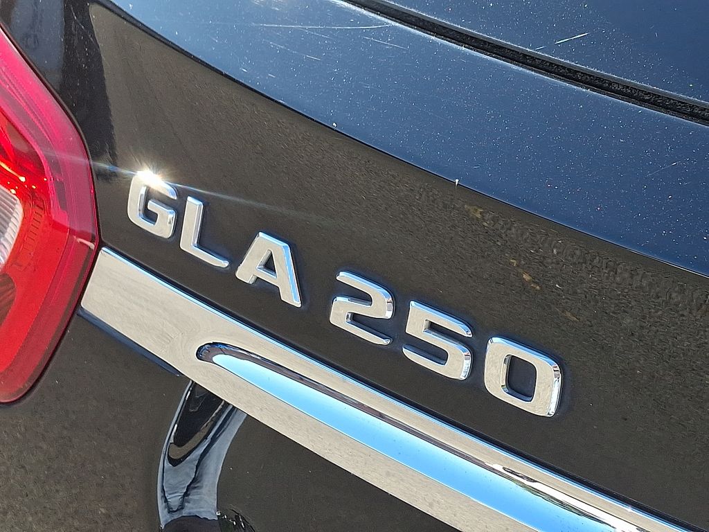 Thumbnail: 2020 Mercedes-Benz GLA - 29