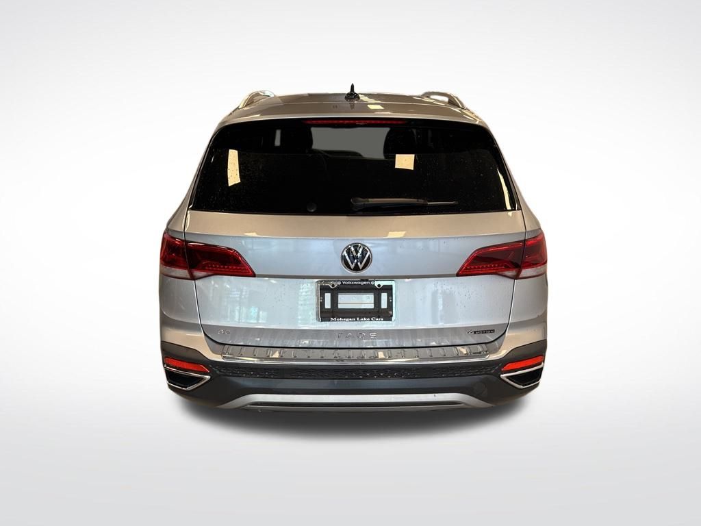 2024 Volkswagen Taos SE photo 8