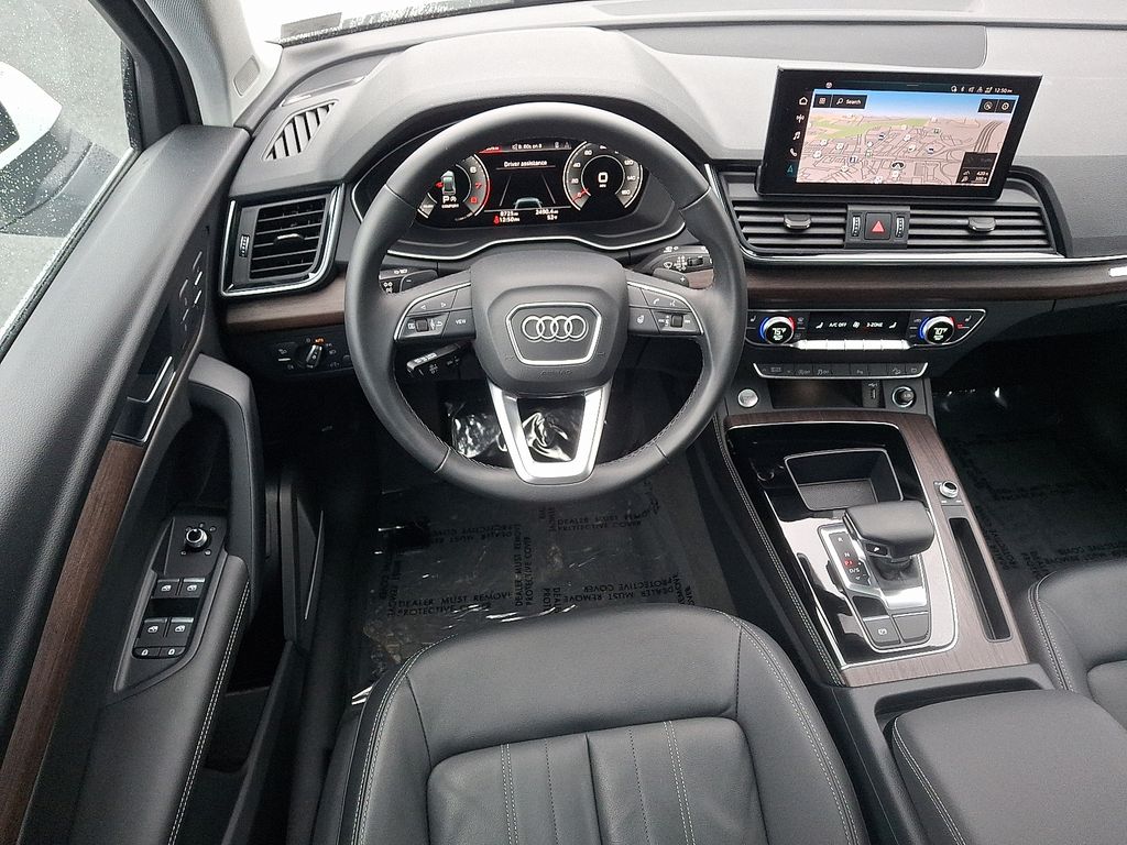 Thumbnail: 2023 Audi Q5 - 11