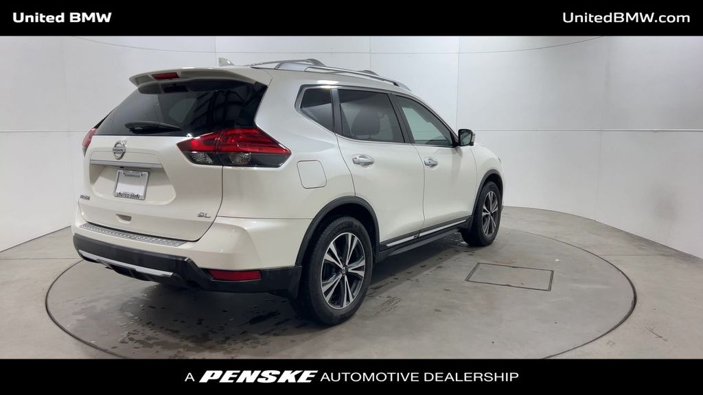 2017 Nissan Rogue SL 8