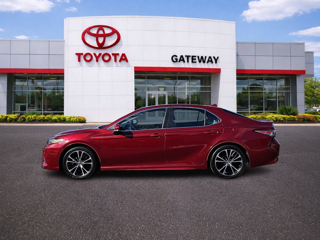Thumbnail: 2018 Toyota Camry - 4