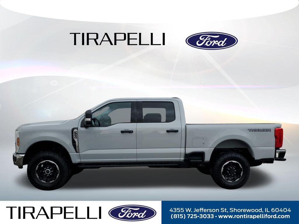 New 2026 White Ford XLT image 3