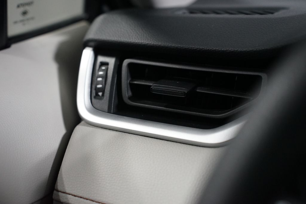 Thumbnail: 2022 Toyota RAV4 - 24