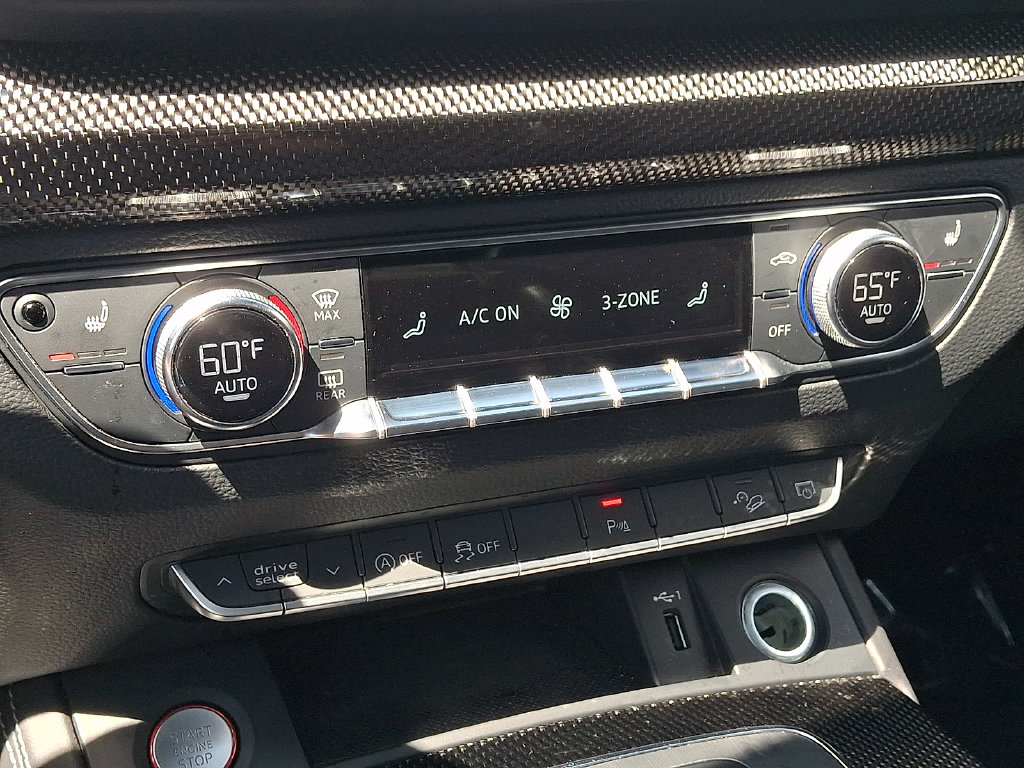 Thumbnail: 2018 Audi SQ5 - 16