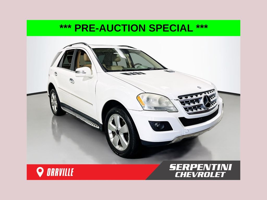 White 2011 Mercedes-Benz M-Class ML 350 4MATIC SUV / Crossover All-Wheel Drive 7-Speed Automatic