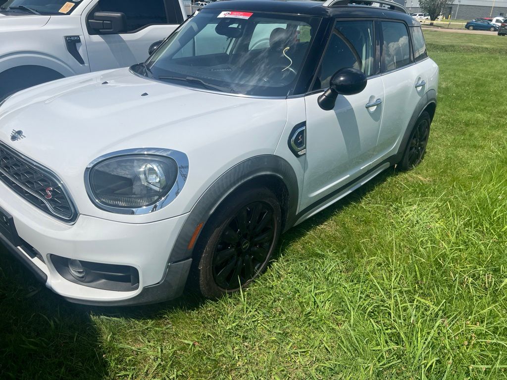 2019 MINI Countryman Cooper S Signature's photo