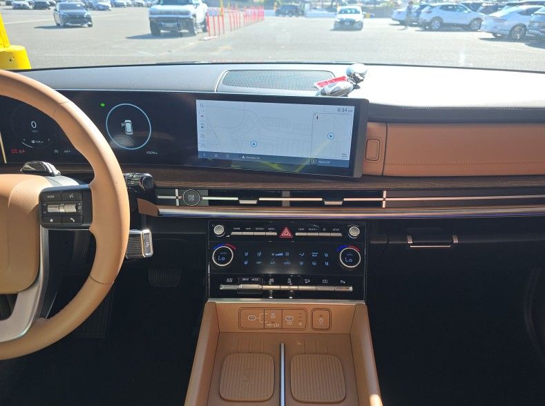 Used 2025 Green Hyundai Limited image 8