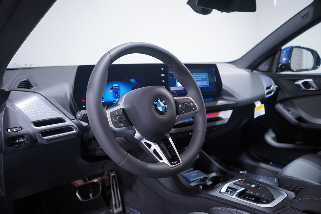 Thumbnail: 2025 BMW 2 Series - 6