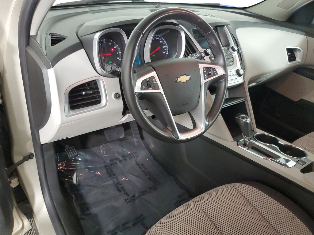 2016 Chevrolet Equinox LT 23