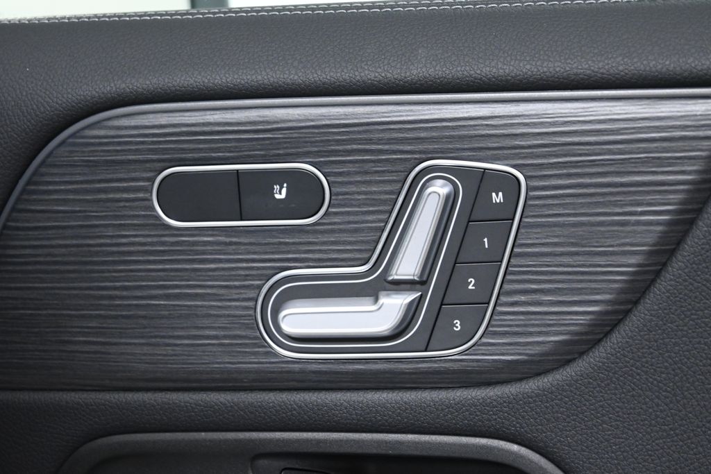 Thumbnail: 2023 Mercedes-Benz GLA - 27