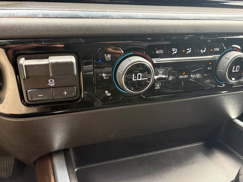 2024 Chevrolet Silverado 1500 High Country Crew Cab 4WD