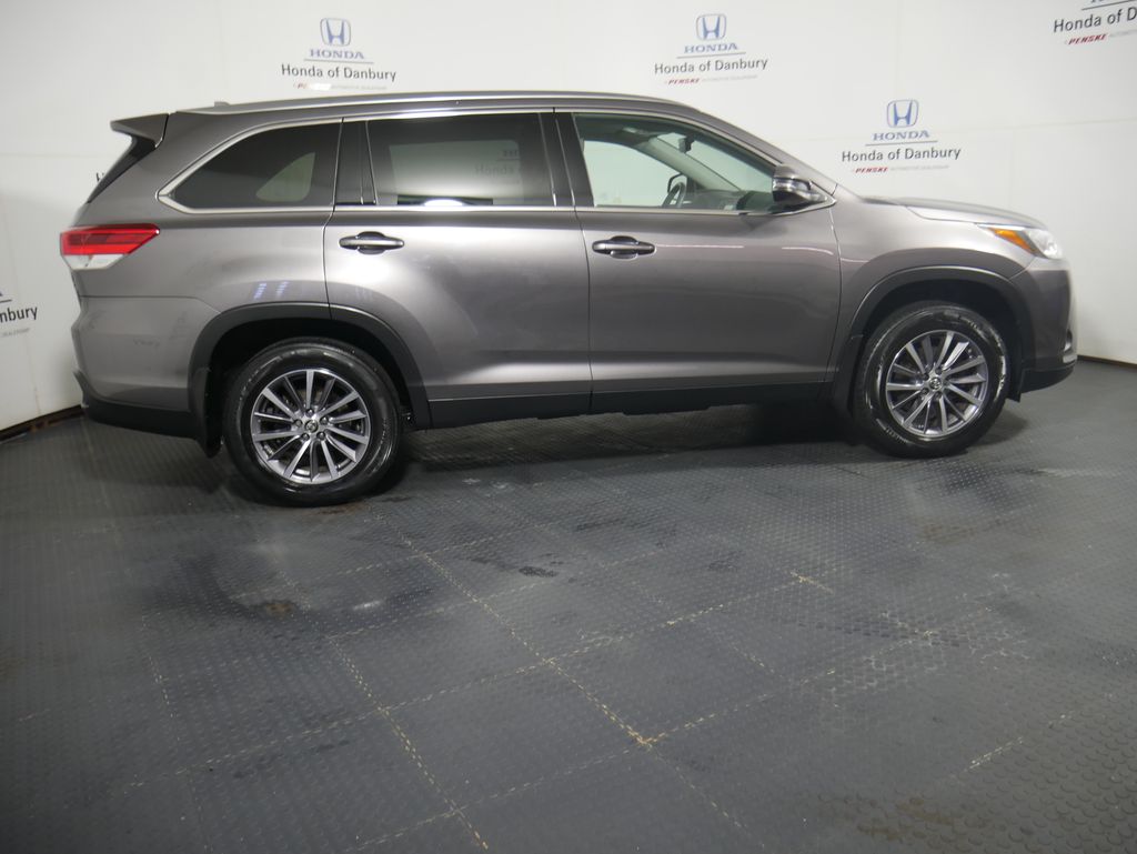 Thumbnail: 2019 Toyota Highlander - 4