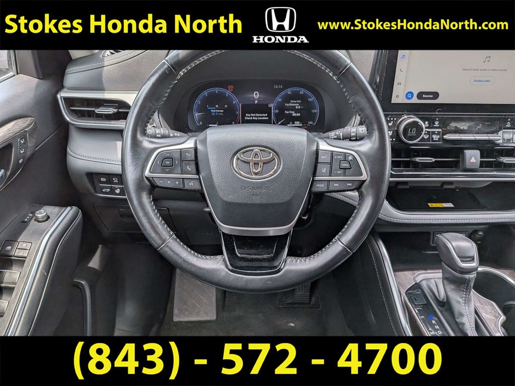 Used 2023 Toyota Highlander SUV
