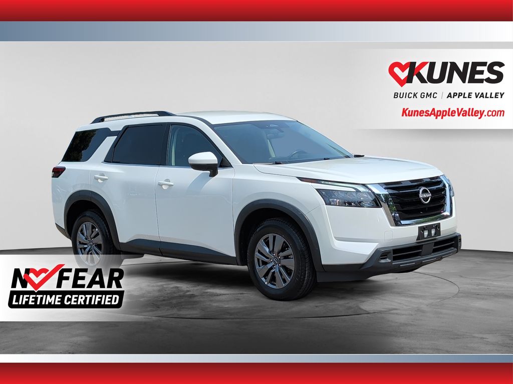 2025 Nissan Pathfinder SV