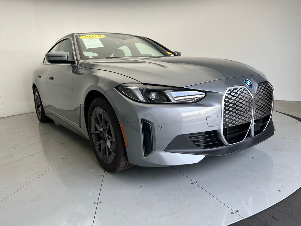 Thumbnail: 2025 BMW i4 - 2