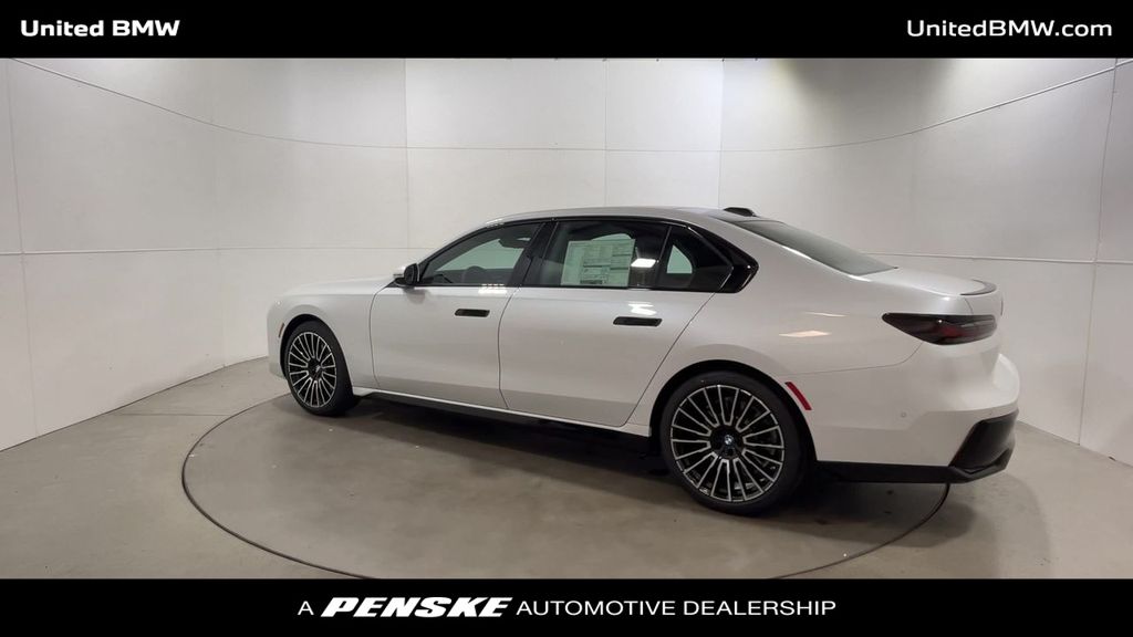 2025 BMW 7 Series 740i 6