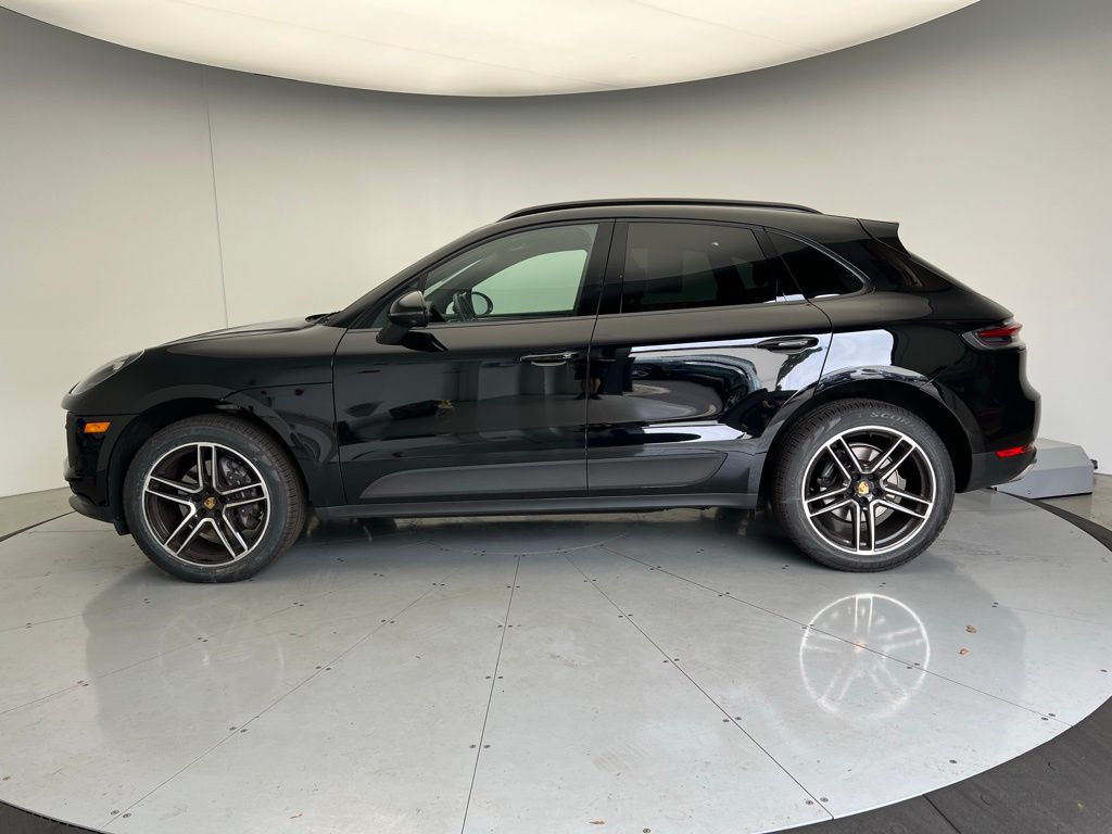 Thumbnail: 2021 Porsche Macan - 2