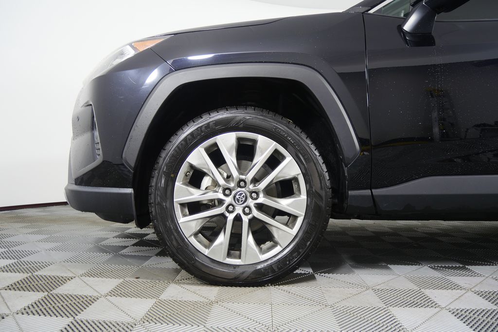 Thumbnail: 2019 Toyota RAV4 - 7