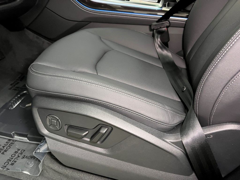 Thumbnail: 2026 Audi Q7 - 27