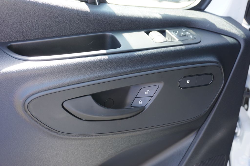 Thumbnail: 2025 Mercedes-Benz Sprinter - 32