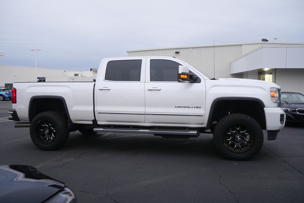 Thumbnail: 2018 GMC Sierra 2500 - 2