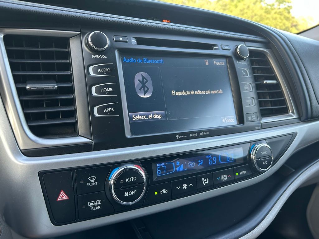 2017 Toyota Highlander SE 20