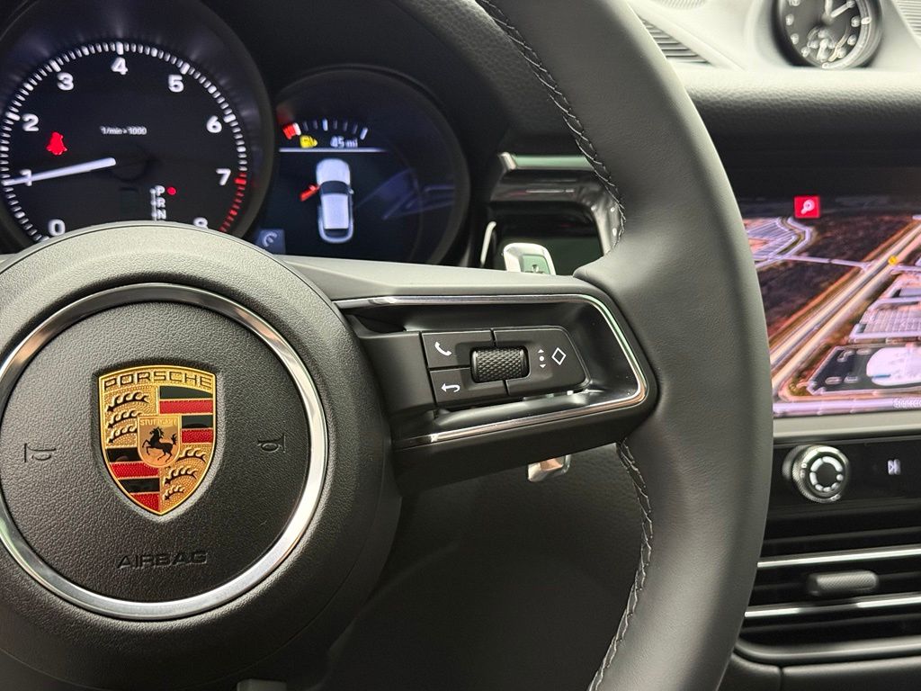 Thumbnail: 2026 Porsche Macan - 14