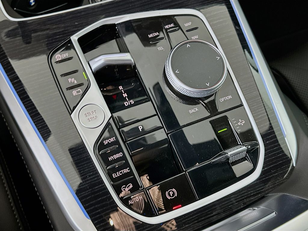 Thumbnail: 2026 BMW X5 - 15