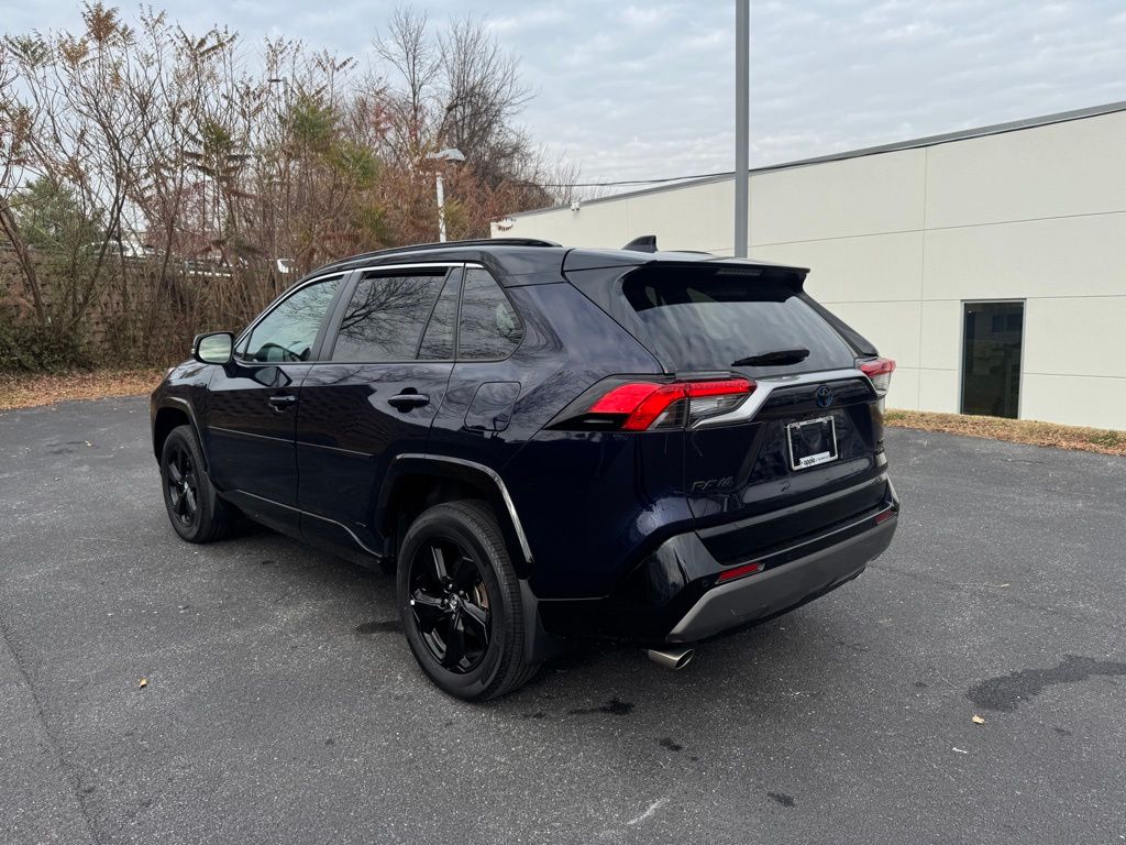 2020 Toyota RAV4 Hybrid XSE photo 2