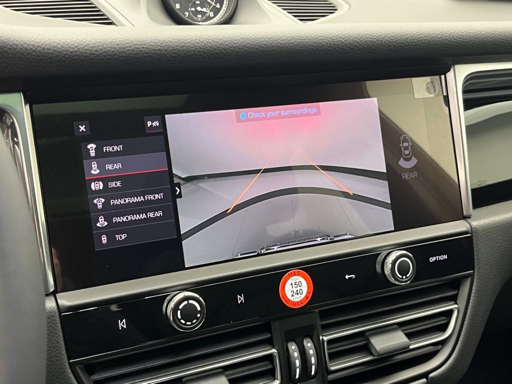 Thumbnail: 2026 Porsche Macan - 17