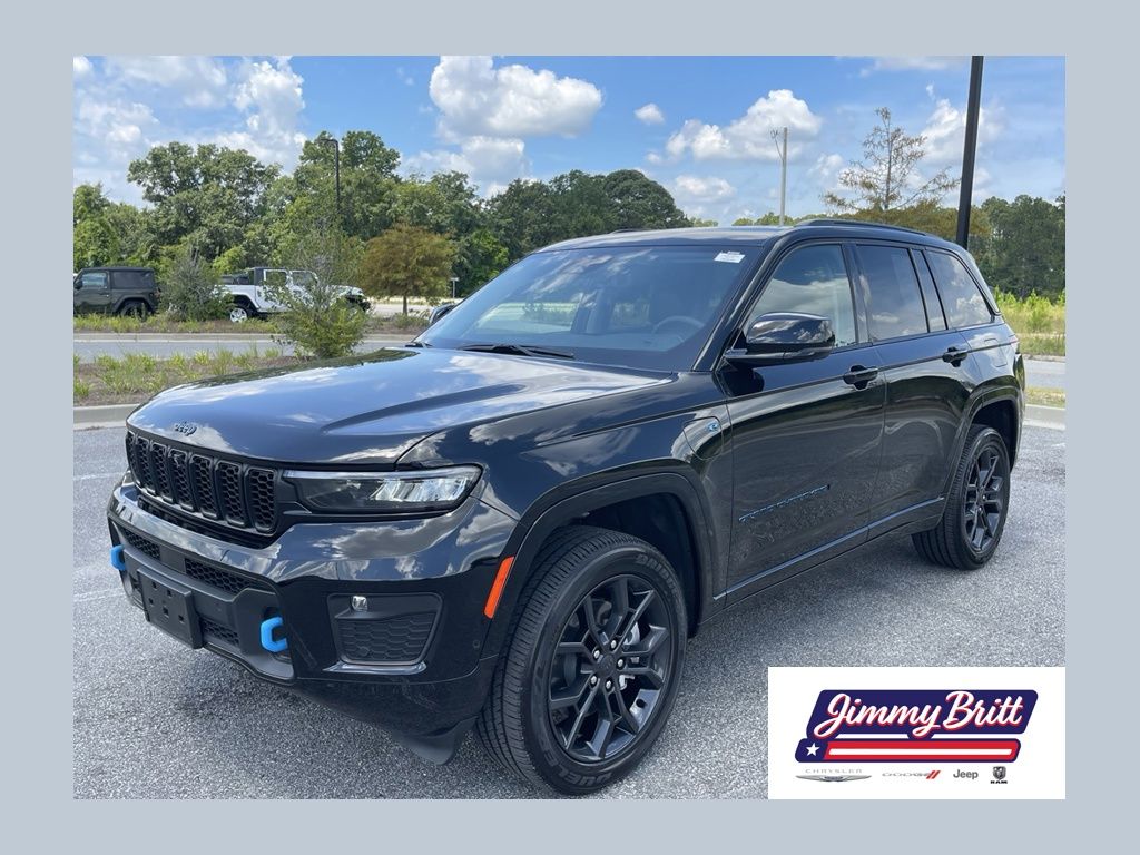 Diamond Black Crystal Pearlcoat 2024 Jeep Grand Cherokee 4xe SUV / Crossover Four-Wheel Drive 8-Speed Automatic