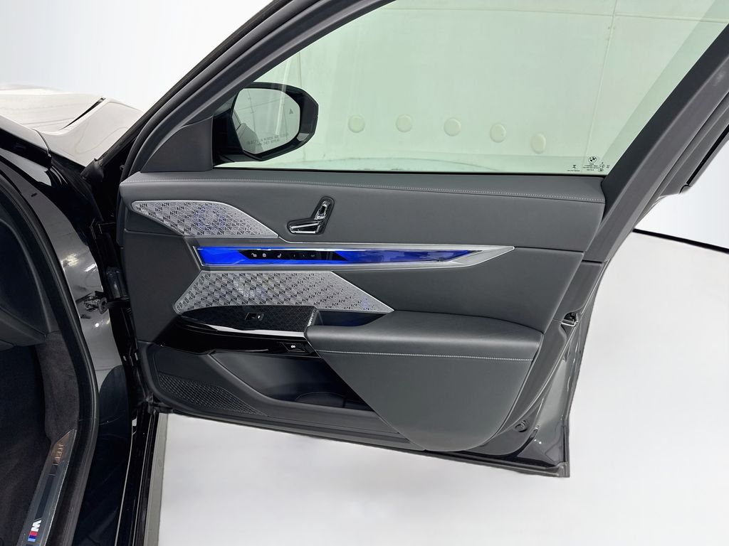 Thumbnail: 2024 BMW i7 - 24