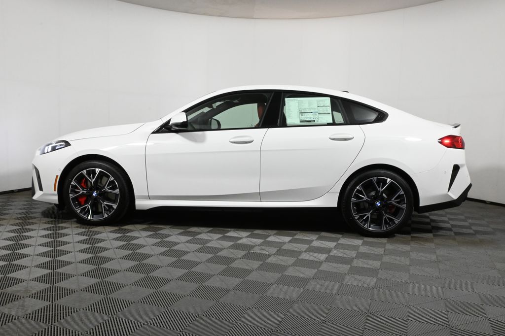 Thumbnail: 2025 BMW 2 Series - 2