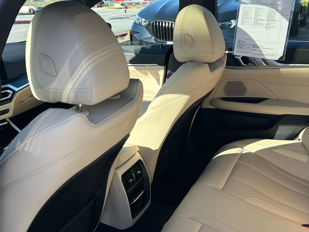 Thumbnail: 2023 BMW i4 - 31