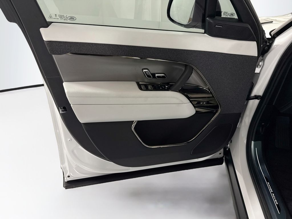 Thumbnail: 2026 Land Rover Range Rover Sport - 25