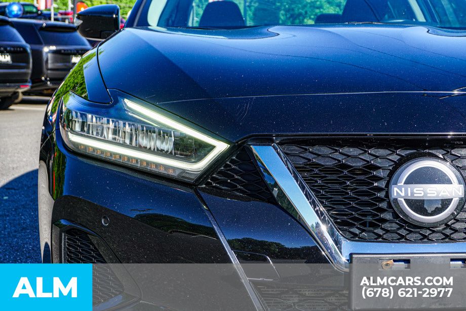 Used 2023 Black Nissan 3.5 SL image 12
