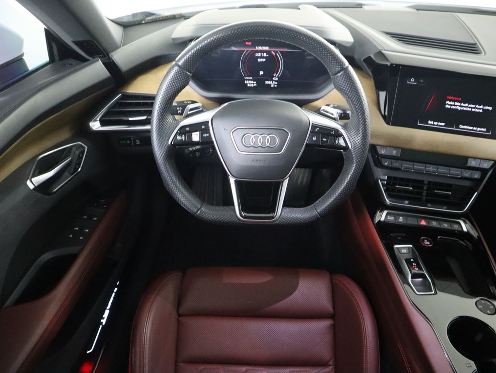 Thumbnail: 2023 Audi e-tron GT - 10