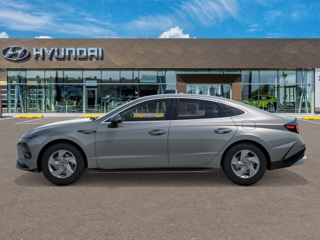 New 2026 Gray Hyundai SE image 3
