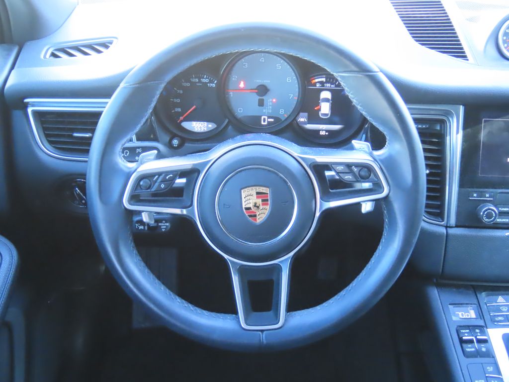 Thumbnail: 2018 Porsche Macan - 6